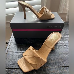 NWT Size 7 Vince Camuto Brelanie shoe